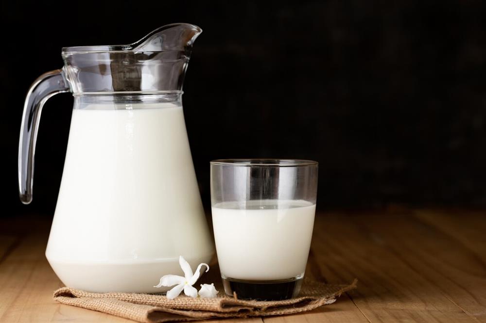 milk-glass-jug