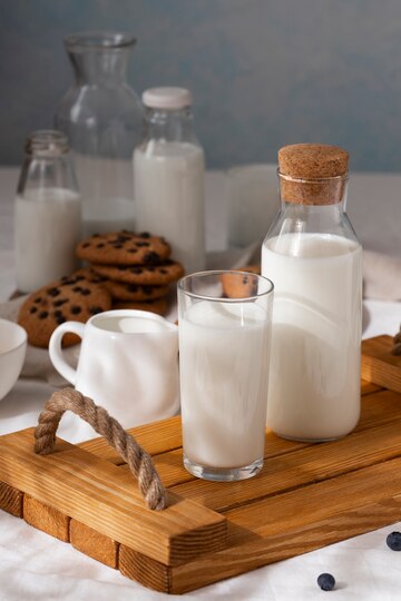 bottle-milk-with-sweet-cookies