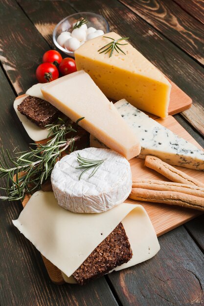 isometric-cheese-composition