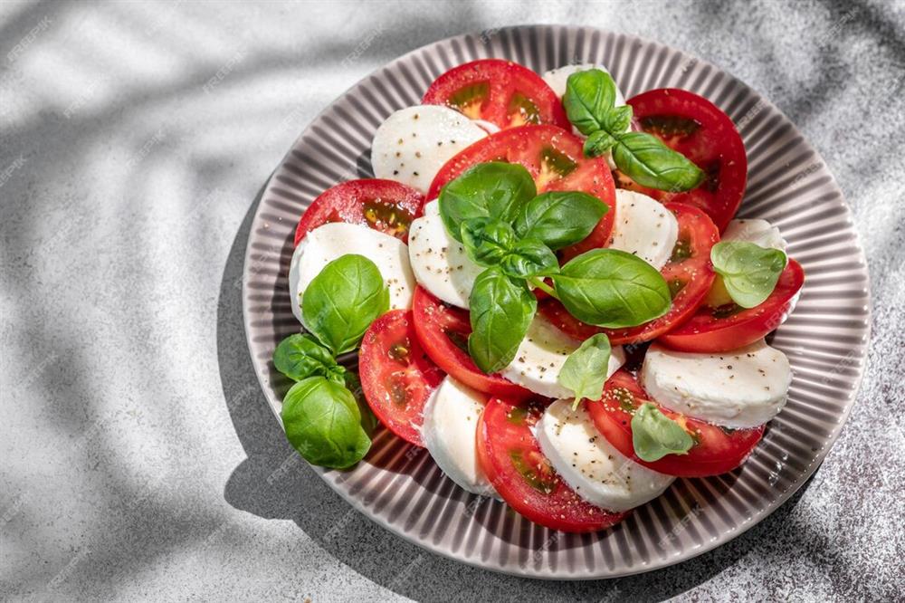 salad-caprese