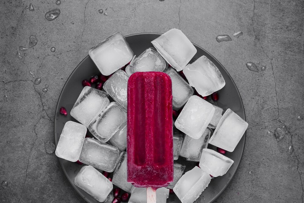 plate-with-ice-cubes-with-ice-cream-stick