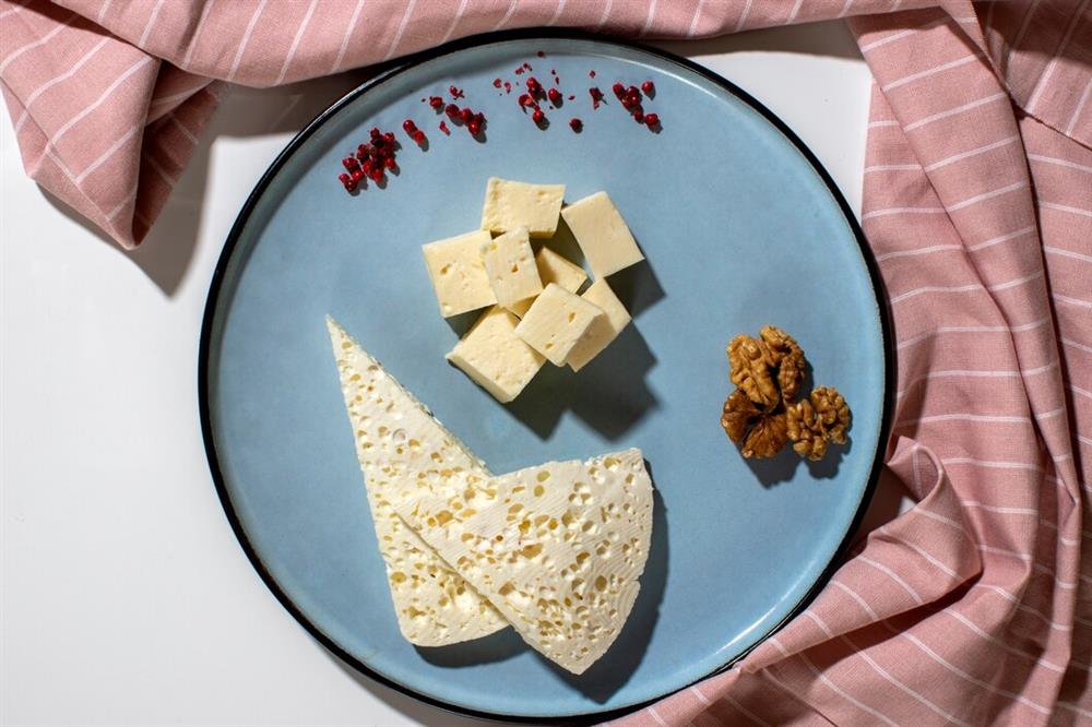 still-life-fresh-cheese